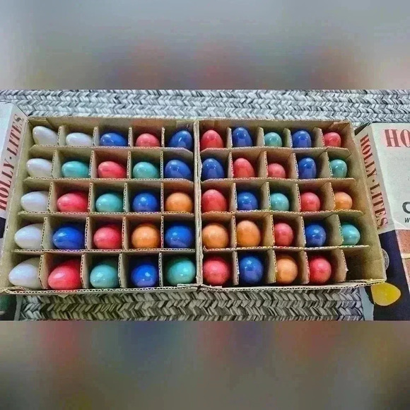 Holly Lites 2 boxes of 25 Light Outdoor Light Set Glass Multicolored bulbs Vtg - Picture 3 of 8